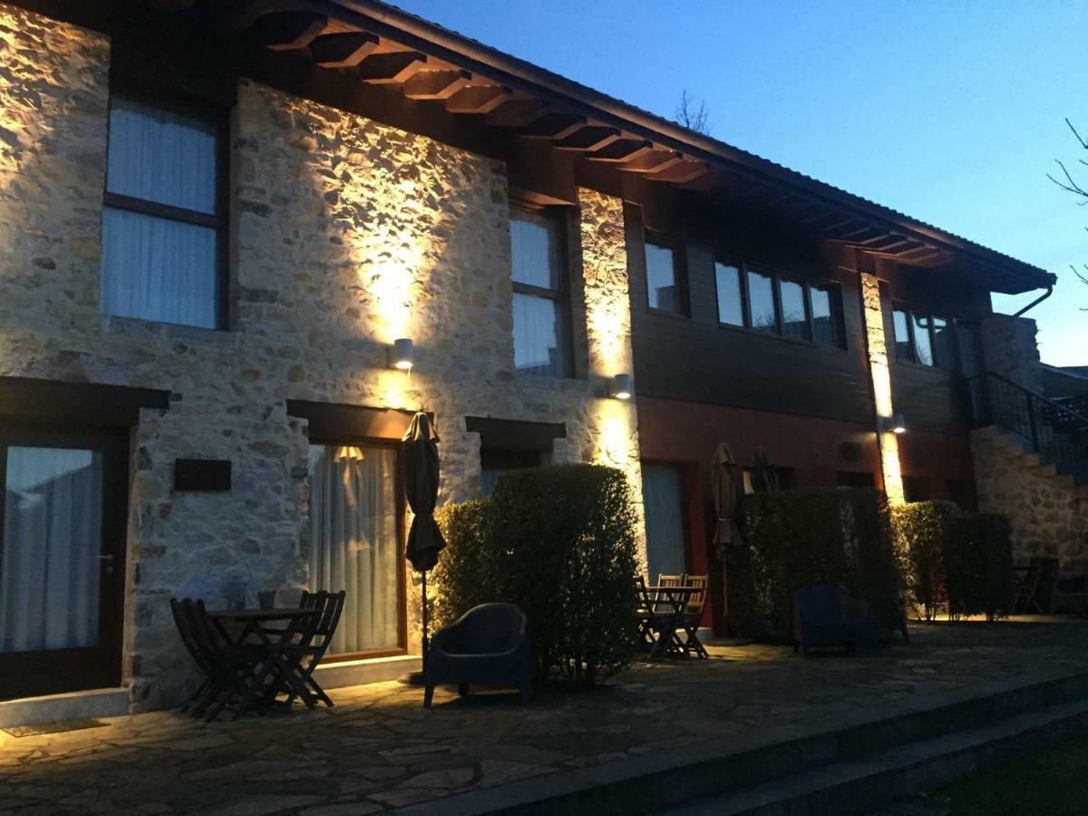 Apartamentos El Hospital De Villahormes Exterior photo